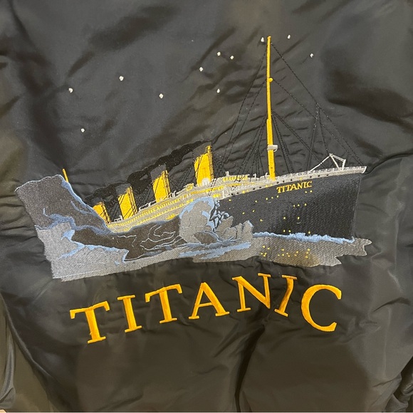 Rare "Titanic" movie bomber jacket.  Makes a nice warm winter season coat. - Picture 3 of 11